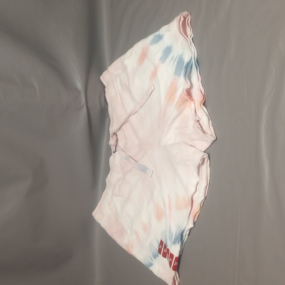 Member's Mark XL tie dye shrots